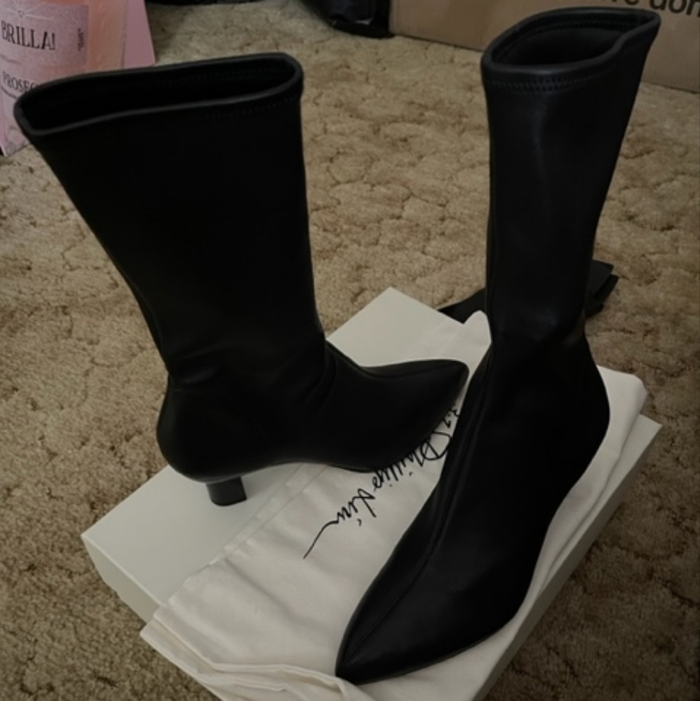 Brand new women's boots